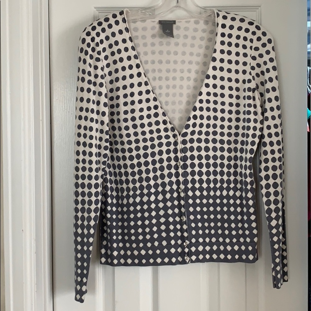 Ann Taylor grey and white pattern sweater blouse
